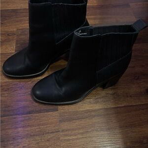 Chelsea & Violet Leather booties